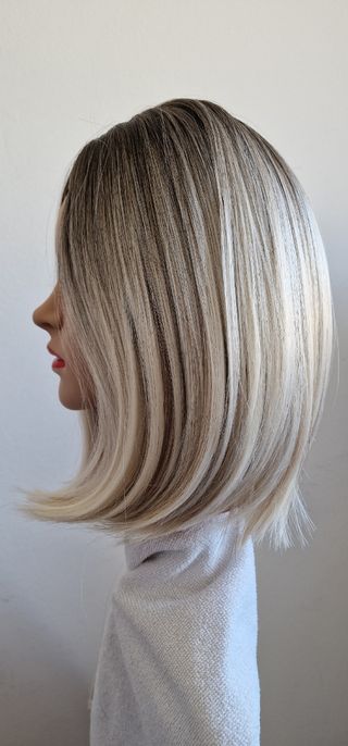 Peluca  bob rubi blanco 