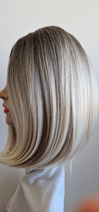 Peluca  bob rubi blanco 
