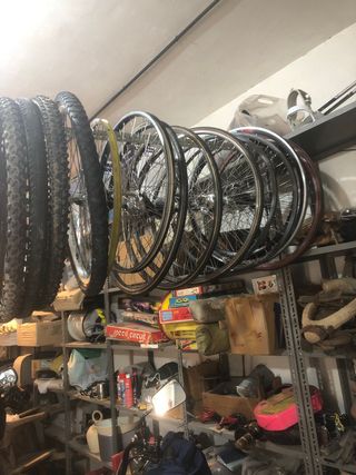 bicicleta casco ruedas