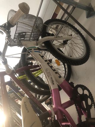 bicicleta casco ruedas