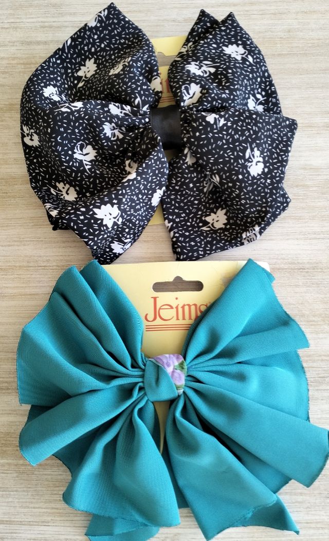 Lote de dos preciosos coleteros