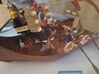 Expositor barco vikingo lego 7018
