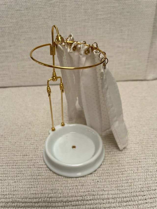 Baño para casa de muñecas