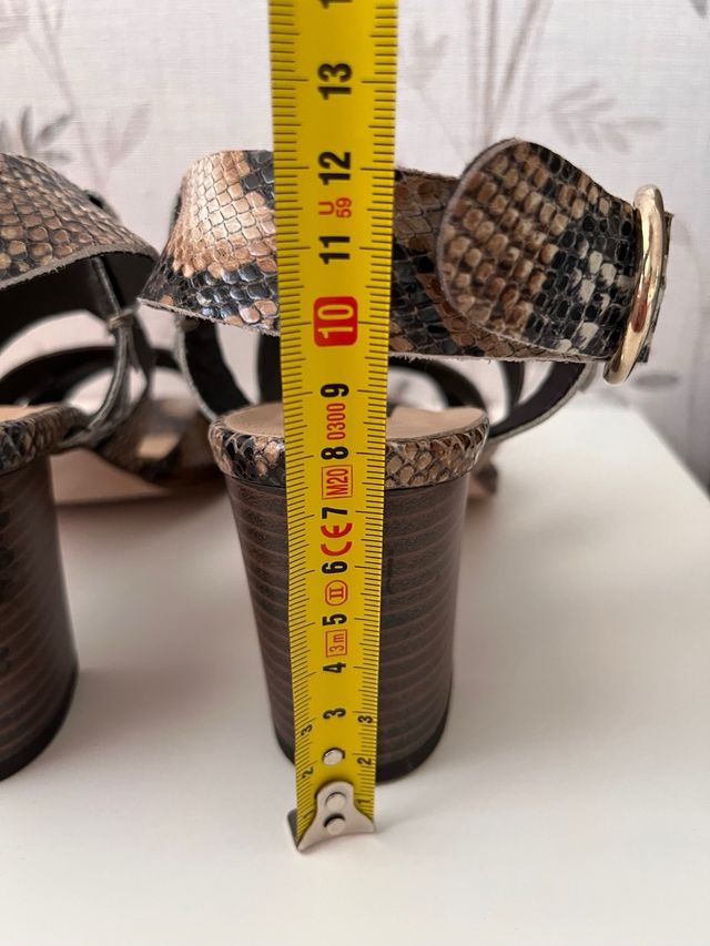 Sandalias estampadas piel El Corte Inglés . Nº 37