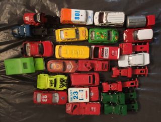 Lotto macchinine auto Made in China 42 pezzi