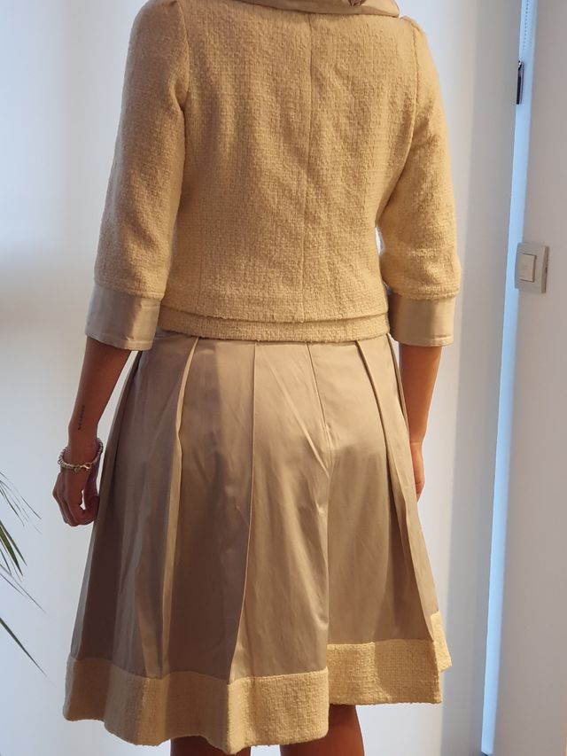 Precioso Traje de chaqueta con falda