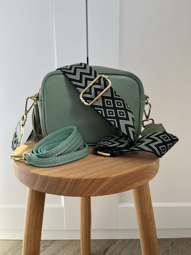 Bolso pequeño verde con asa de tela étnica