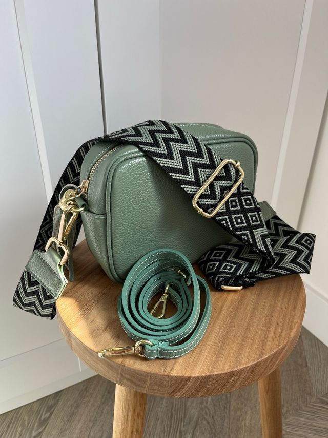 Bolso pequeño verde con asa de tela étnica