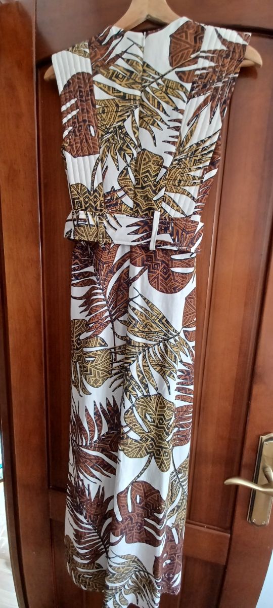 Vestido midi estampado de ColourNude