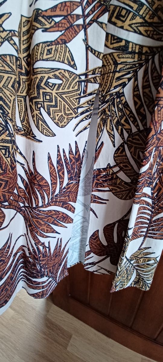 Vestido midi estampado de ColourNude