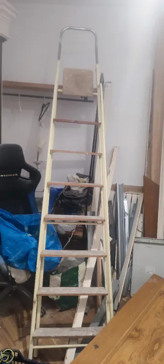 Escalera de 6 peldaños de aluminio muy l