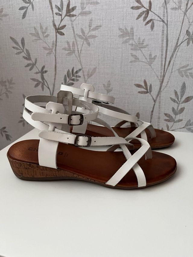 Sandalias blancas piel mujer Chika10 . Nº 37