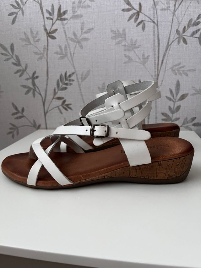 Sandalias blancas piel mujer Chika10 . Nº 37