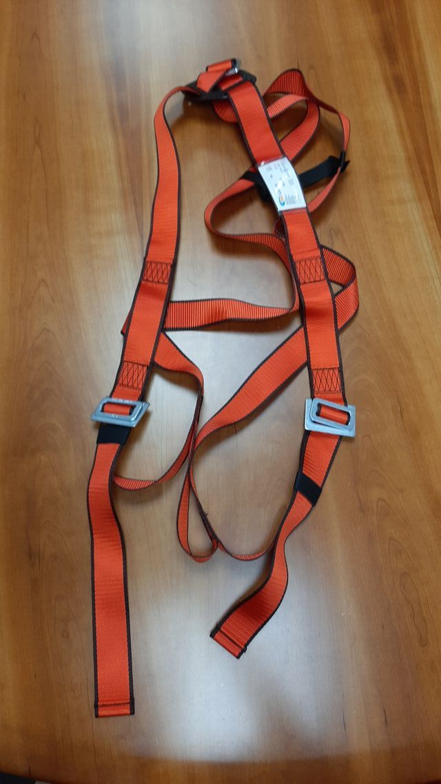 ARNES DE SEGURIDAD ANTICAIDAS