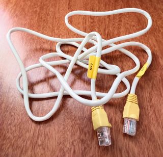 Cable RJ-45 en espiral Cat 5e 2m.