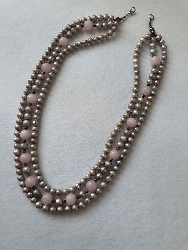 Collar 3 vueltas perlas naturales y cuarzo rosa