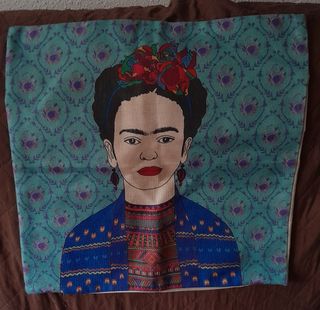 Venta solidaria: funda cojín frida kahlo