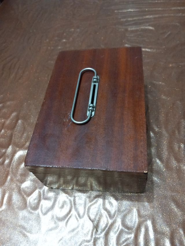 Salvadanaio in legno vintage