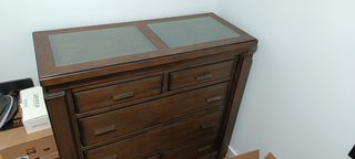 Comoda de madera maciza