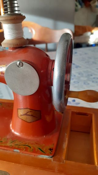 Mini máquina de coser 