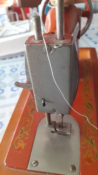 Mini máquina de coser 