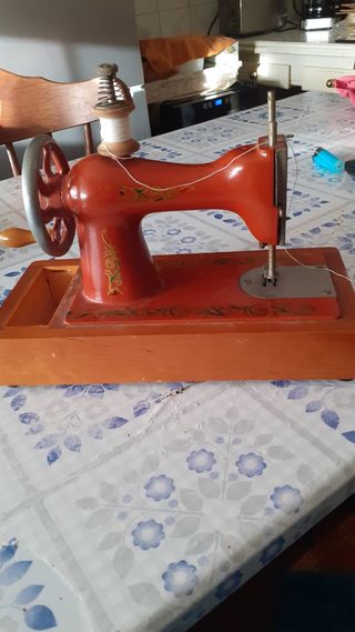 Mini máquina de coser 