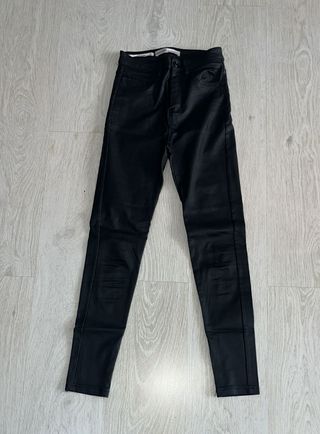 Pantalón de polipiel 