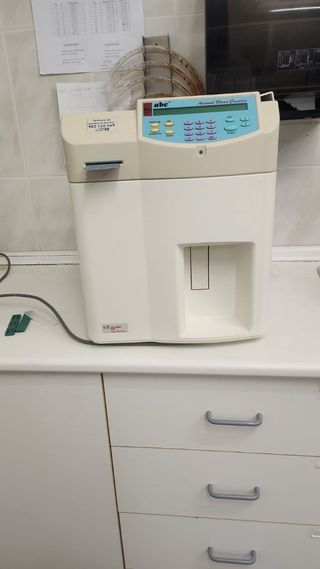 Máquina hemograma ABC