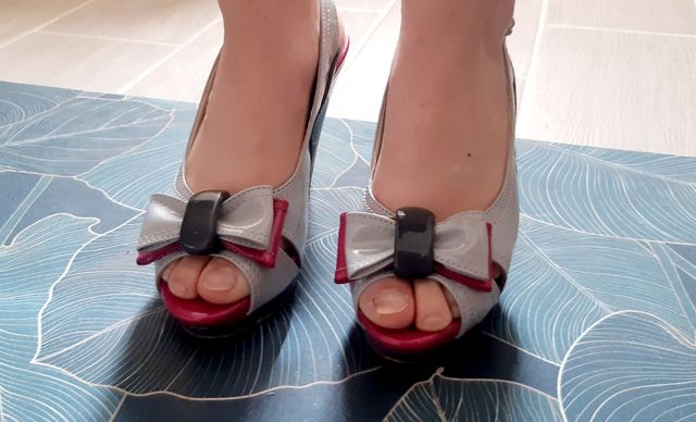 Sandalo in vernice tacco alto, 37