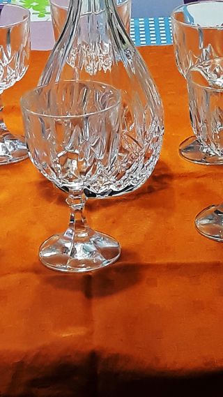 Bicchieri e Bottiglia di Cristallo