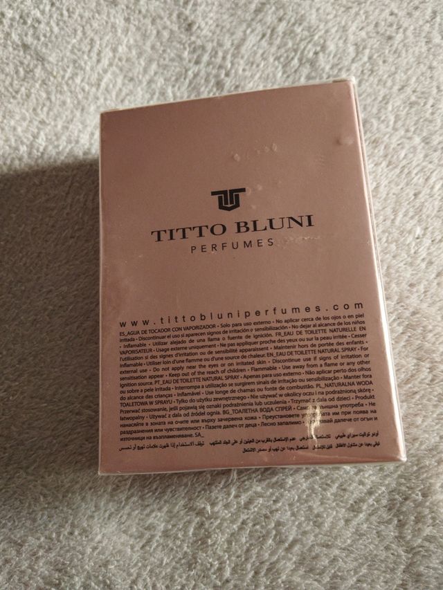 colonia titto Bluni mujer