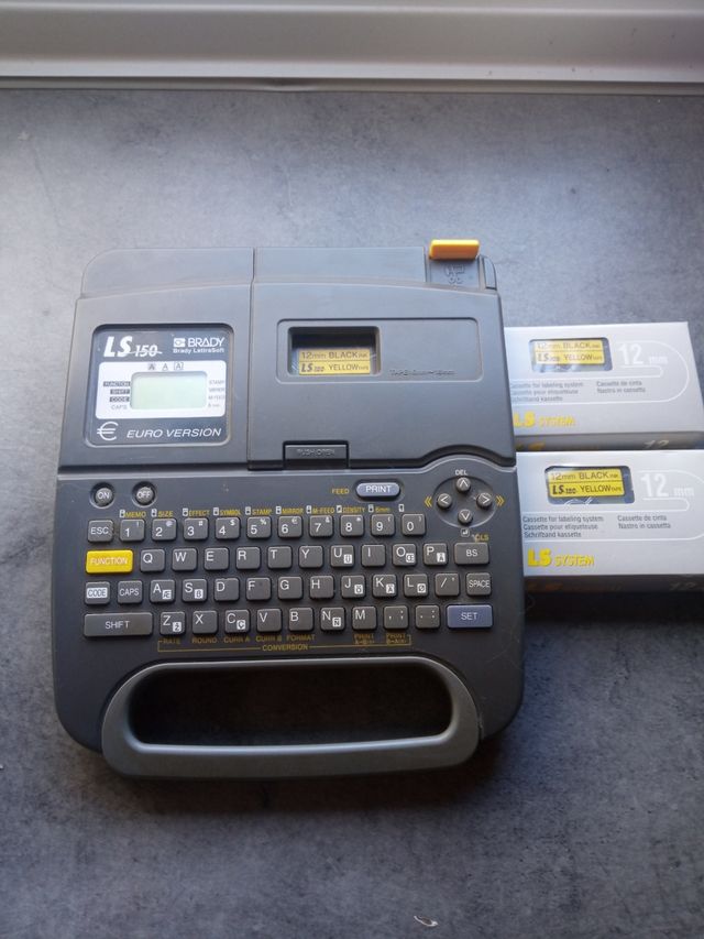 Etiquetadora Brady LS150
