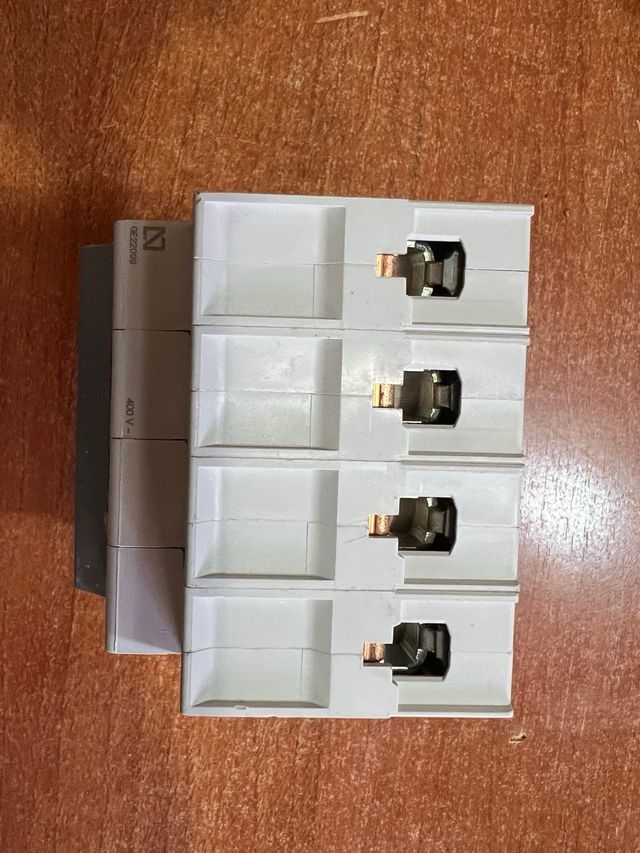 Magnetotérmico automatico 40A trifásico (nuevo)