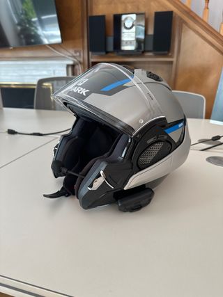 Casco Shark con intercomunicador