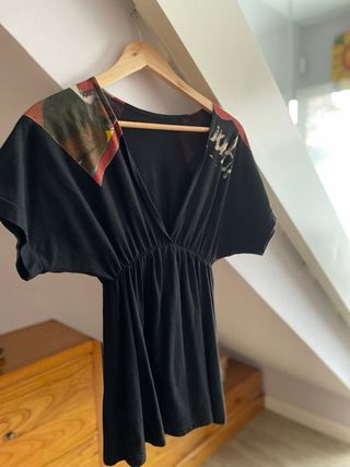 Camiseta fruncida tipo Desigual