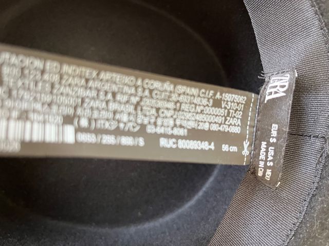 Sombrero negro ala ancha