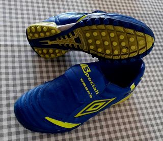 Botas fútbol umbro speciali