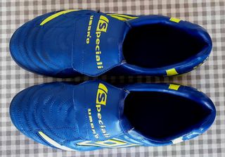 Botas fútbol umbro speciali