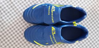 Botas fútbol umbro speciali