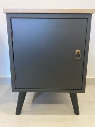 Mesita con balda interior