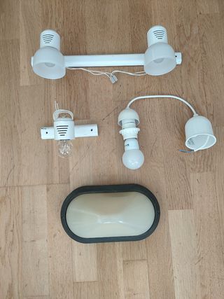Luces de pared y de techo.