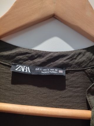 Mono verde Zara talla L