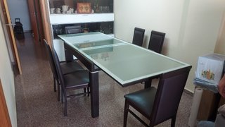 Mesa extensible y sillas comedor