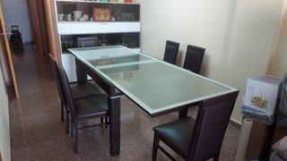 Mesa extensible y sillas comedor