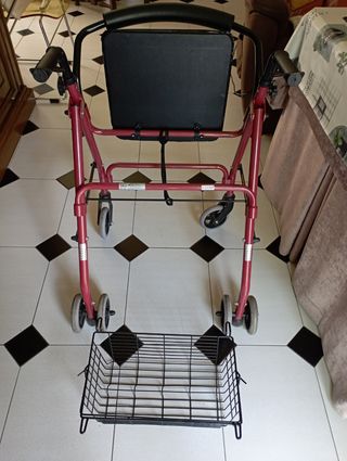 Andador de aluminio en perfecto estado.