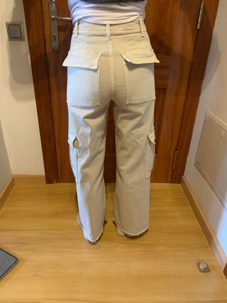 Pantalón Zara beige mujer 