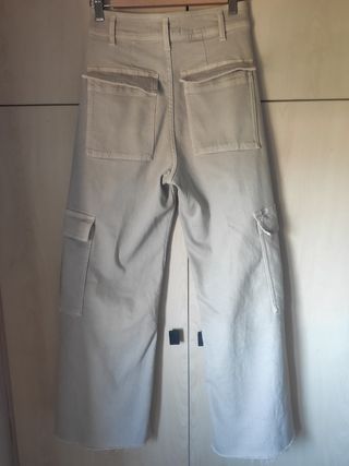 Pantalón Zara beige mujer 