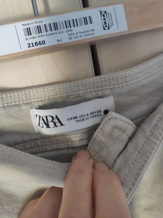 Pantalón Zara beige mujer 