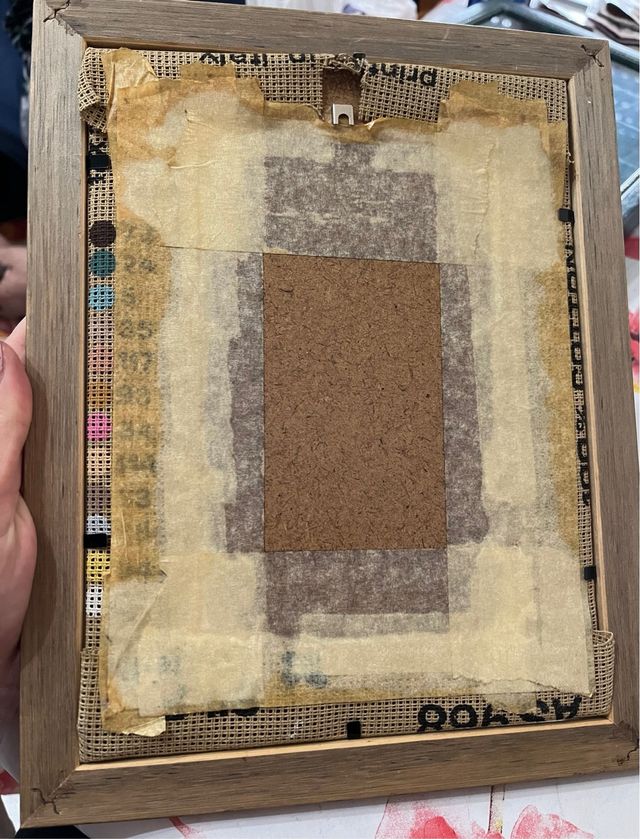 Ritratto della Madonnina fatto a uncinetto