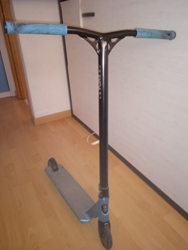 Patinete de trucos marca LUCKY